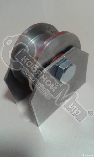 Ролик металл. d=65 мм под трубу профильную 20х20 мм, С3604 Ролик металл. d=65 мм под трубу профильную 20х20 мм, С3604