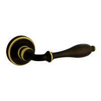 Дверная ручка на кругл.розетке (д,50мм) ,тем.бронза.модель 801/В SS LIRICA Дверная ручка на кругл.розетке (д,50мм) ,тем.бронза.модель 801/В SS LIRICA