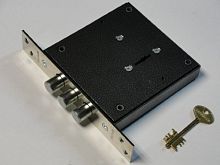 Замок KERBEROS 111-21.009/5/1-01L левый 13229 Замок KERBEROS 111-21.009/5/1-01L левый 13229