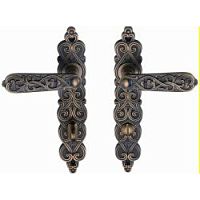 Ручка на дл.накладке ,фиксатор ARABESCO ANT. COFFEE (OL) цвет: антич. кофе Ручка на дл.накладке ,фиксатор ARABESCO ANT. COFFEE (OL) цвет: антич. кофе