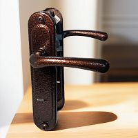 Ручка на планке РДП-2-006-С85- АМ- антик медь , сувальд. /15/ Ручка на планке РДП-2-006-С85- АМ- антик медь , сувальд. /15/